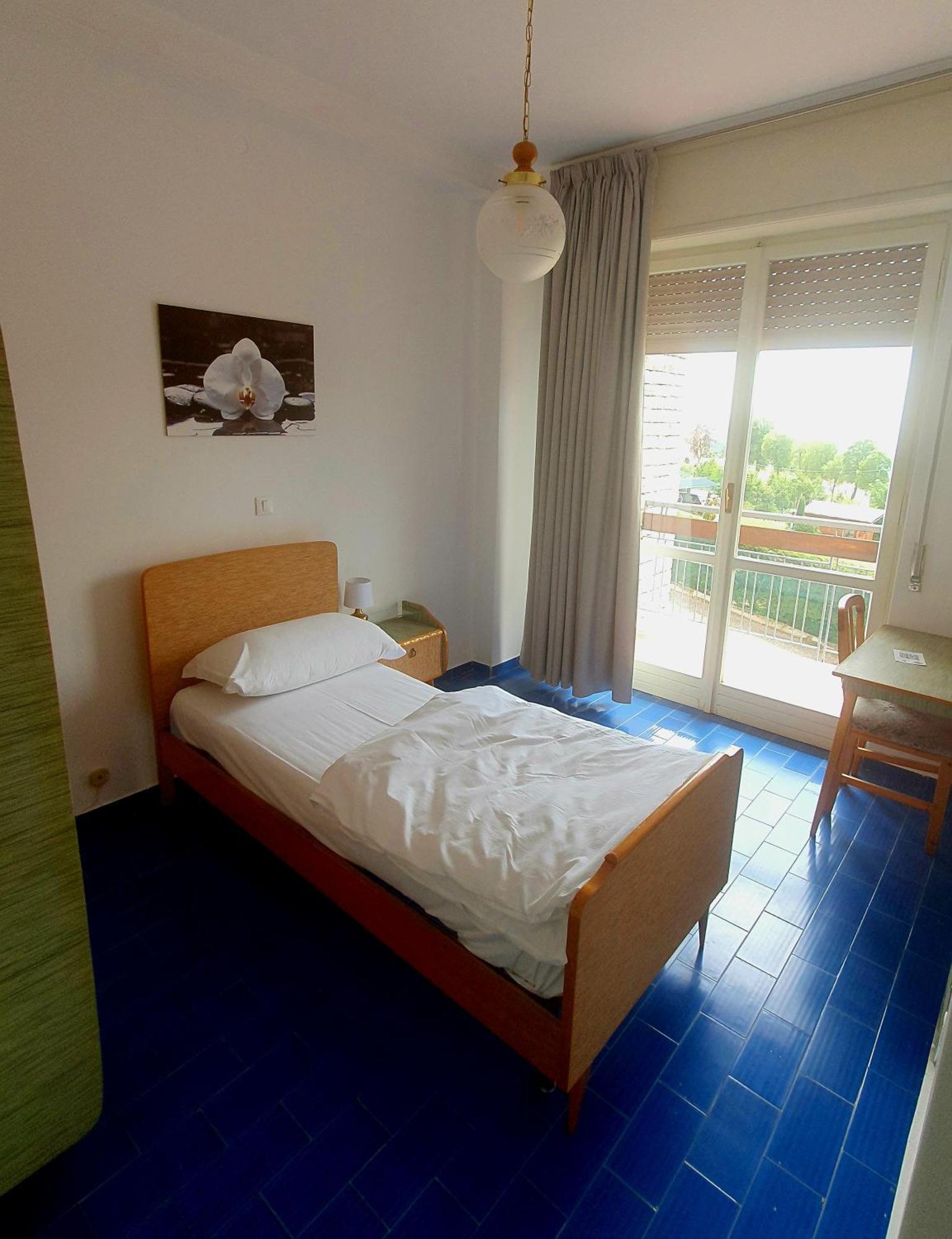Hotel Serena Spiazzi Di Caprino Екстериор снимка