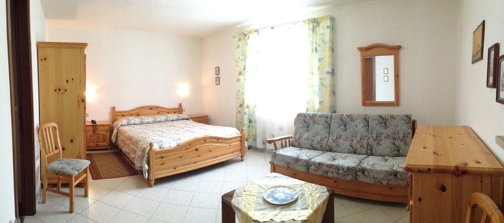 Hotel Serena Spiazzi Di Caprino Екстериор снимка
