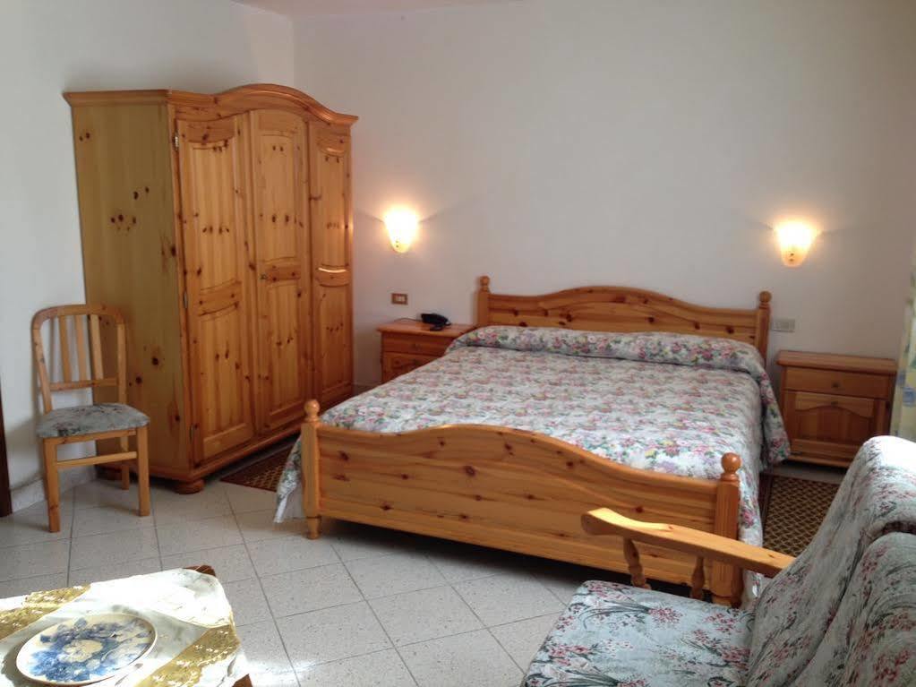 Hotel Serena Spiazzi Di Caprino Екстериор снимка