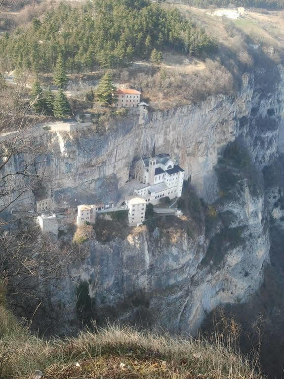 Hotel Serena Spiazzi Di Caprino Екстериор снимка